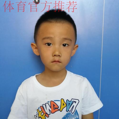 石头教练与希望之星张晨的足球故事